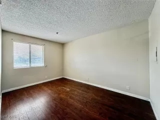 Photo #3: 2727007 Listing 