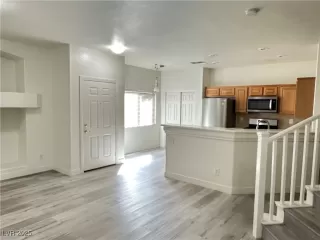 Photo #1: 2727008 Listing