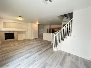 Photo #2: 2727008 Listing