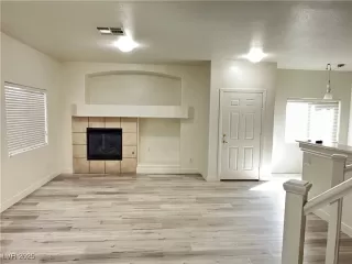 Photo #3: 2727008 Listing