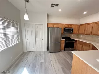 Photo #6: 2727008 Listing