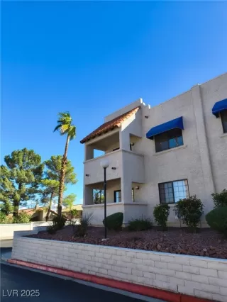 Photo #1: 2727014 Listing 