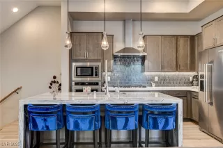 Photo #2: 2727023 Listing 