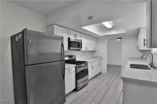 Photo #5: 2727037 Listing 