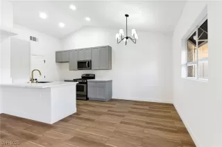 Photo #2: 2727051 Listing 