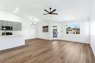 Photo #3: 2727051 Listing 