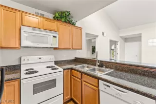 Photo #2: 2727060 Listing 