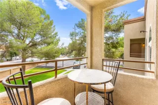 Photo #4: 2727060 Listing 