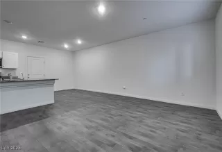 Photo #4: 2727080 Listing 