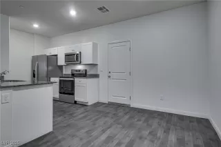 Photo #6: 2727080 Listing 