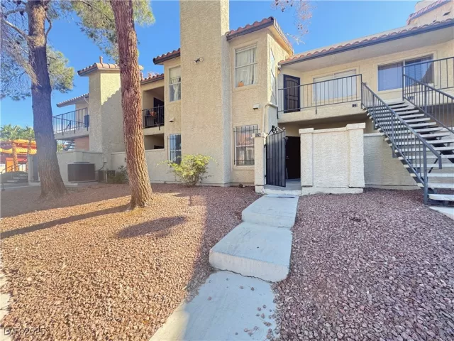 MLS: 2727085 Condo For Sale