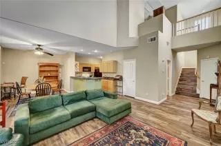 Photo #6: 2727136 Listing