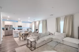 Photo #6: 2727148 Listing