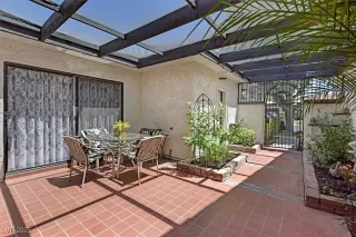 Photo #1: 2727157 Listing 