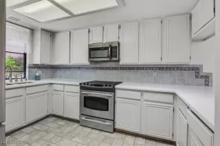 Photo #5: 2727157 Listing 