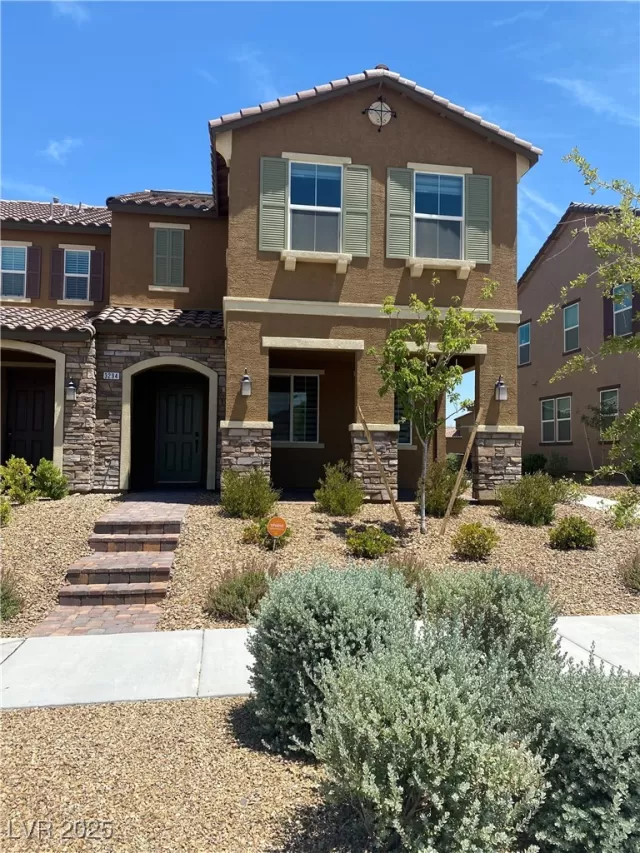 MLS: 2727161 Condo For Sale