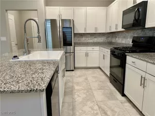 Photo #1: 2727161 Listing 