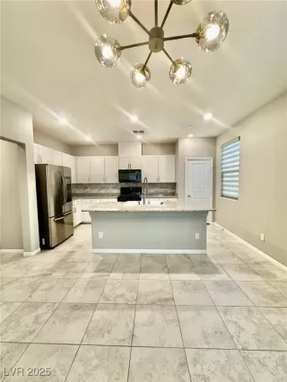 Photo #2: 2727161 Listing 