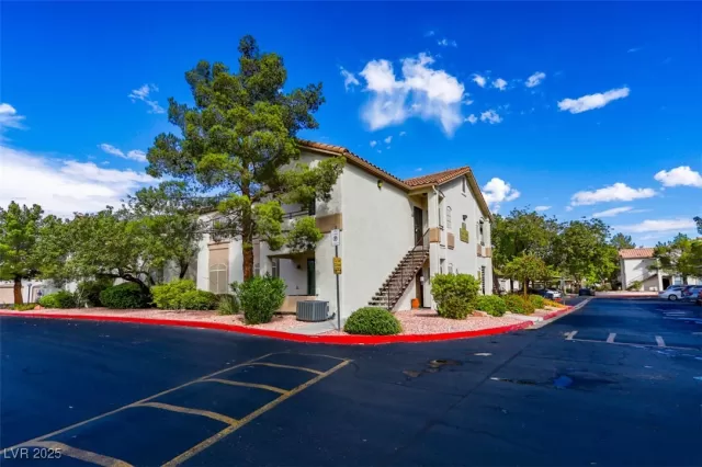 MLS: 2727216 Condo For Sale