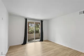 Photo #3: 2727216 Listing 