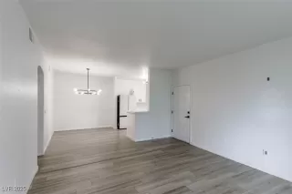 Photo #5: 2727216 Listing 