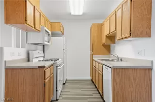 Photo #2: 2727226 Listing 