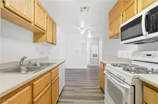 Photo #5: 2727226 Listing 