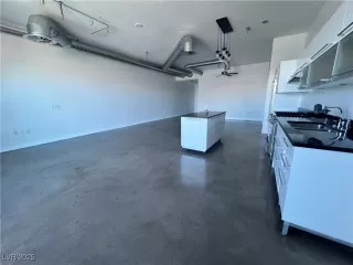 Photo #1: 2727257 Listing 