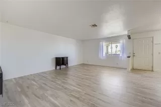 Photo #5: 2727262 Listing 