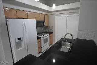 Photo #6: 2727297 Listing