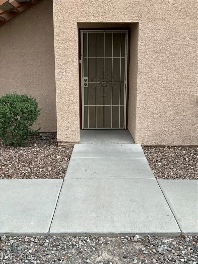 MLS: 2727325 Condo For Sale