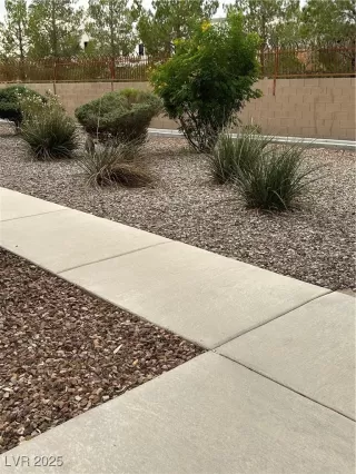 Photo #2: 2727325 Listing 