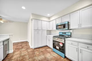 Photo #3: 2727329 Listing 