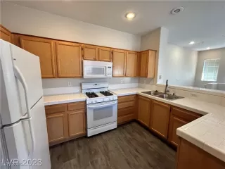 Photo #5: 2727344 Listing 