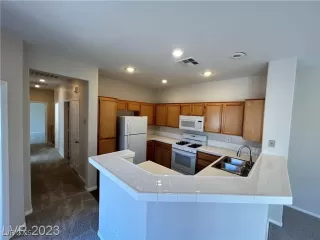 Photo #6: 2727344 Listing 