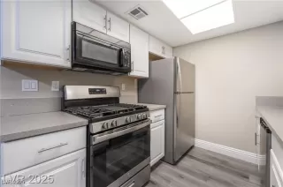 Photo #1: 2727369 Listing 