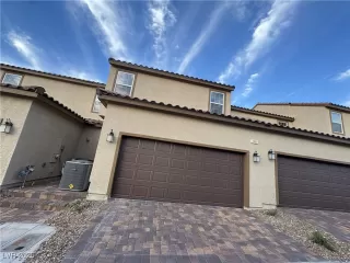 Photo #1: 2727397 Listing 