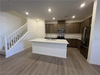 Photo #3: 2727397 Listing 