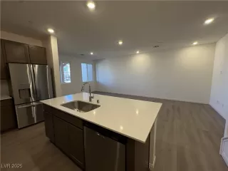 Photo #4: 2727397 Listing 