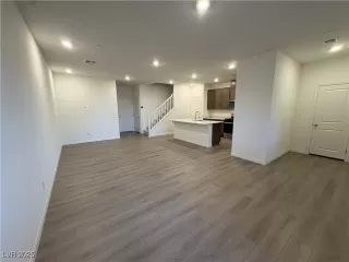 Photo #5: 2727397 Listing 