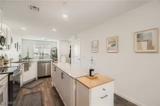 Photo #3: 2727436 Listing 