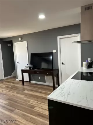 Photo #4: 2727442 Listing 