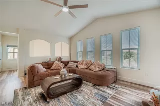 Photo #4: 2727470 Listing 