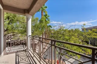 Photo #6: 2727500 Listing 