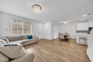 Photo #4: 2727512 Listing 