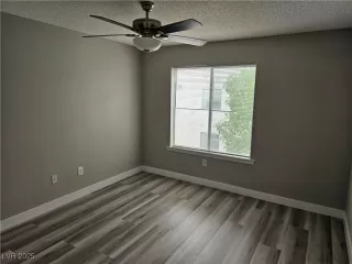 Photo #6: 2727527 Listing