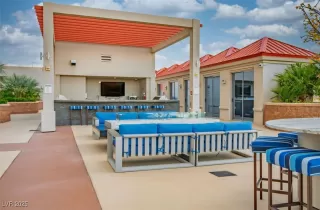 Photo #4: 2727537 Listing