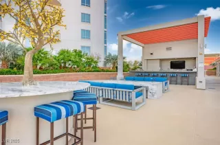 Photo #5: 2727537 Listing