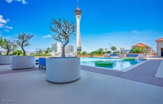 Photo #6: 2727537 Listing