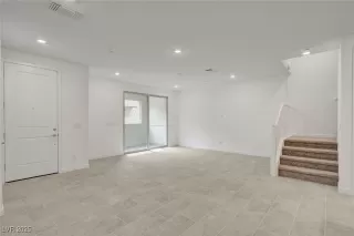 Photo #3: 2727539 Listing